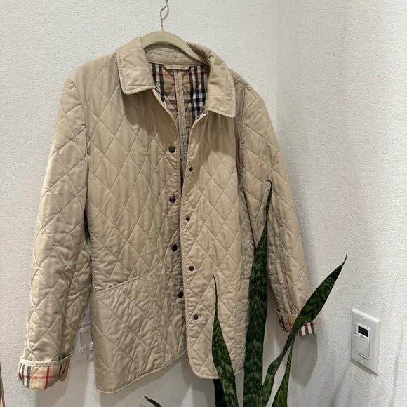 Burberry Women Quilted Jacket - Picture 3 of 8